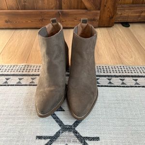 Grey boots